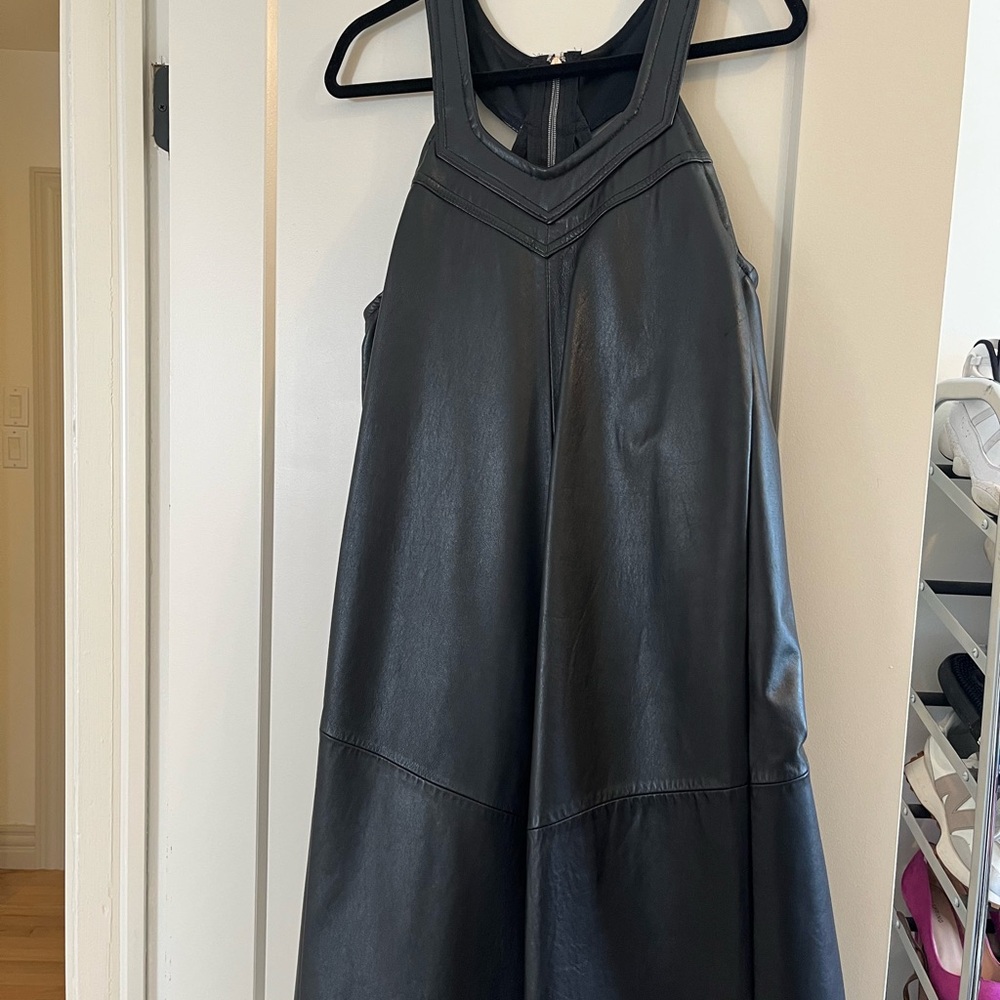 Elegant Black Sleeveless Dress